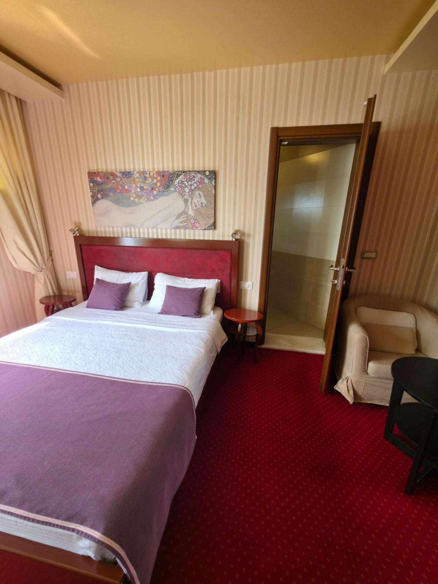 Meridian 4*