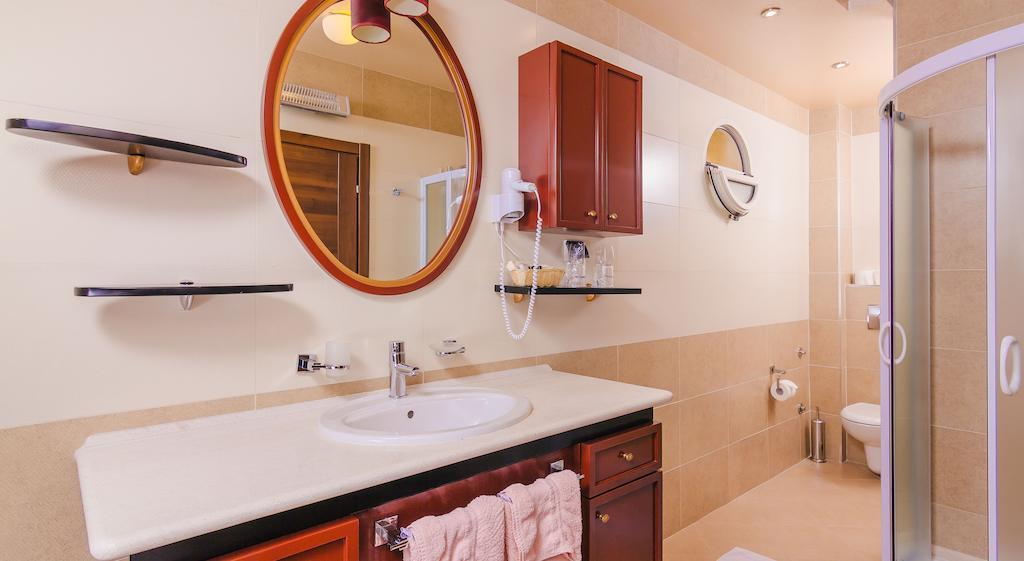 Meridian Hotel 4*